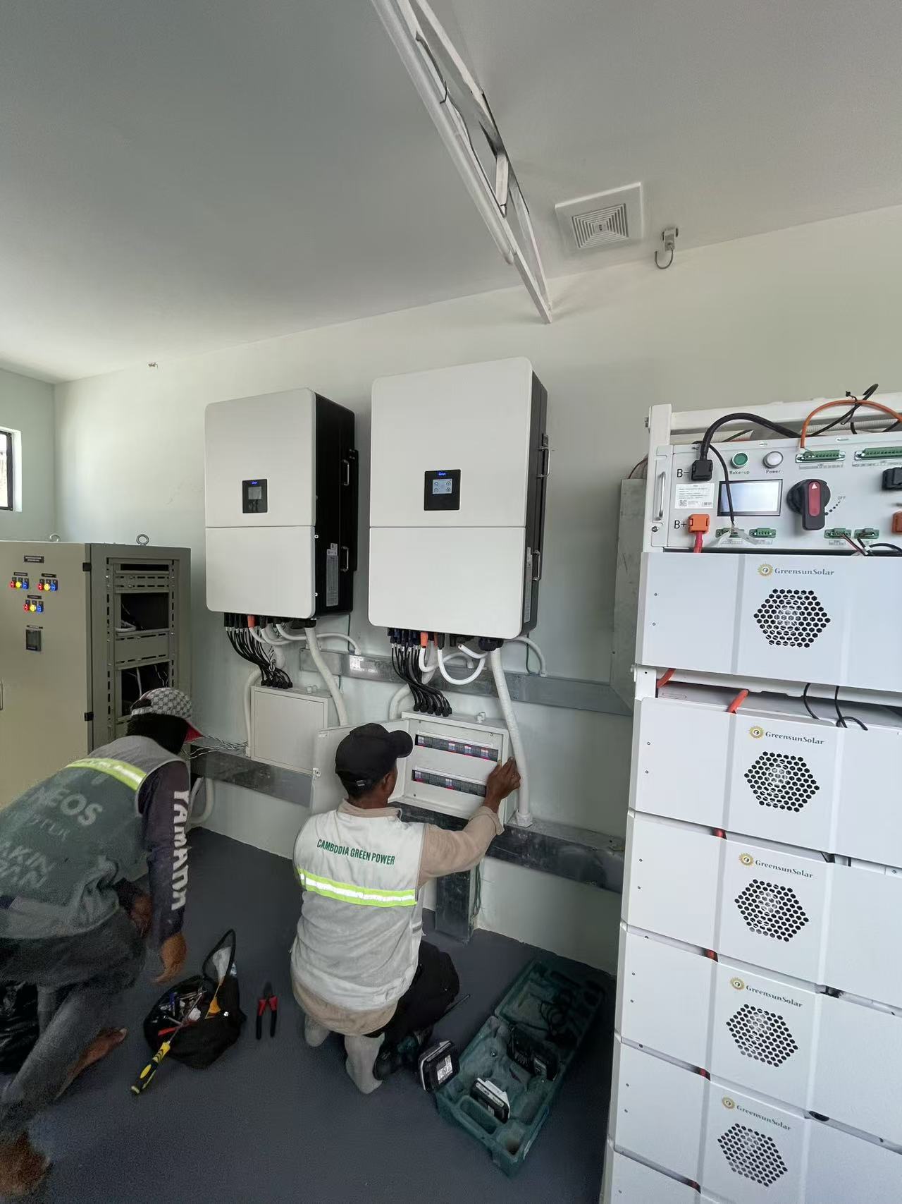 Deye three phase Hybrid inverter Deye inverter