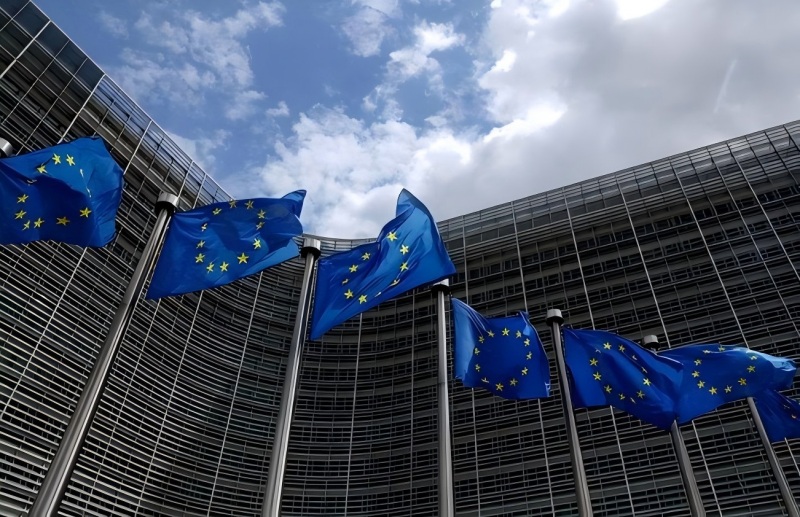 Electricity Bills Soaring? Why European Homes Are Now Rushing to Buy Batteries